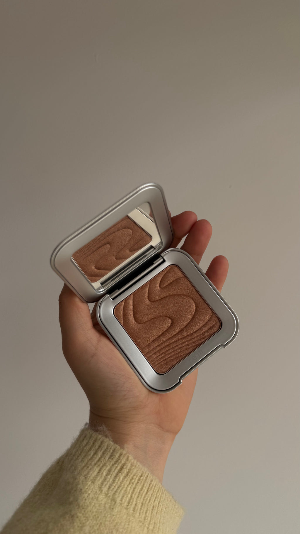 Rem Beauty | interstellar highlighter topper