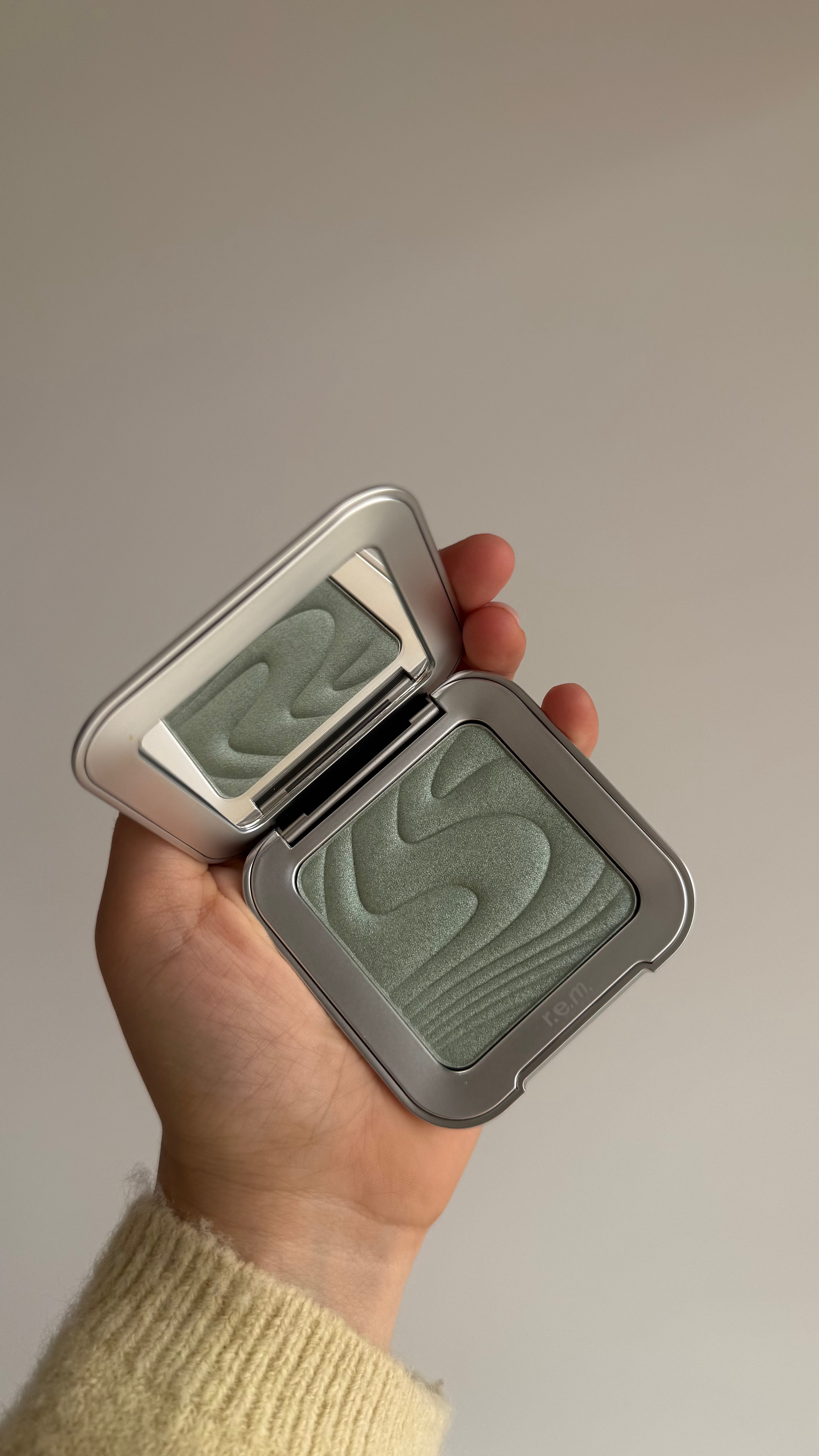 Rem Beauty | interstellar highlighter topper